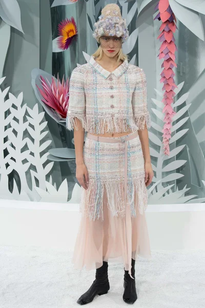 Look 25